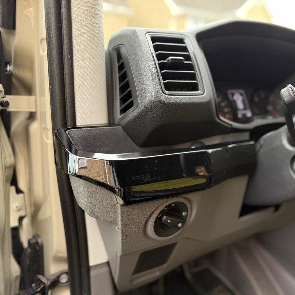 Para nuevos acabados de diseño en la parte baja del salpicadero del VW Crafter LHD - Negro brillante (Juego de 6) | Van-X