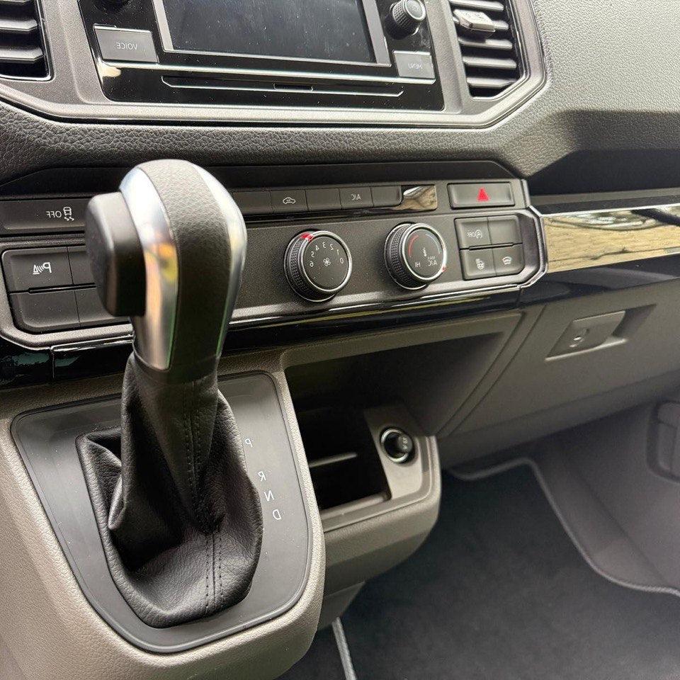 Para nuevos acabados de diseño en la parte baja del salpicadero del VW Crafter LHD - Negro brillante (Juego de 6) | Van-X