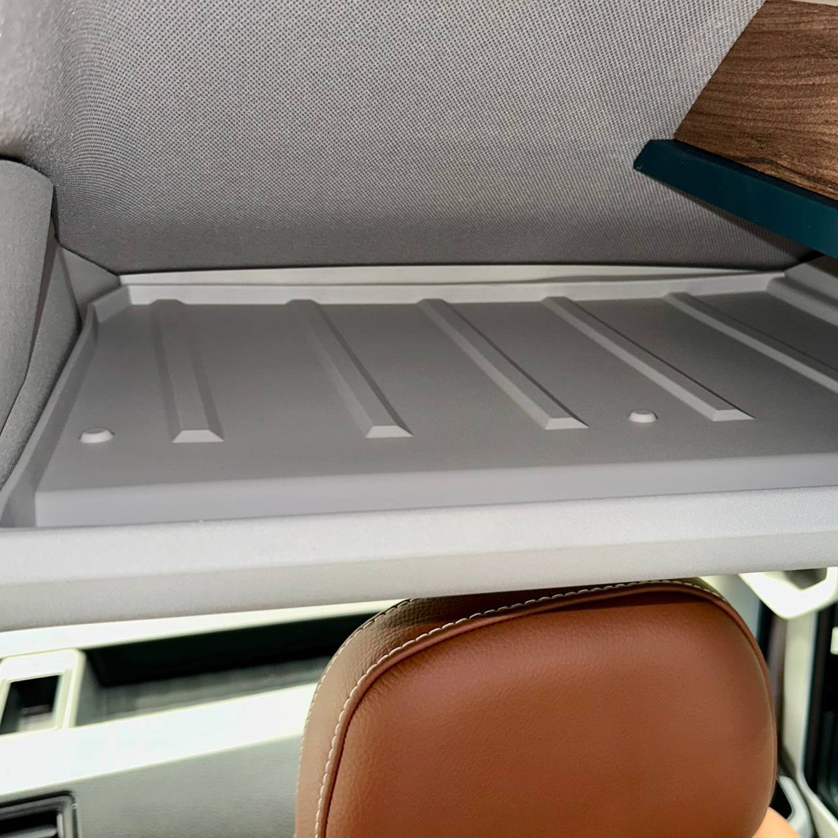 Pour VW Crafter Etagère Avant Cabine Inserts En Caoutchouc Gris Clair - Doublure De Rangement (2018+)