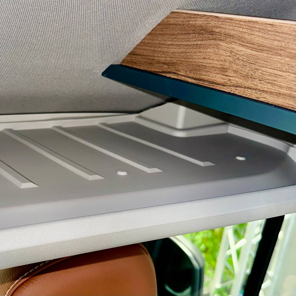 Pour VW Crafter Etagère Avant Cabine Inserts En Caoutchouc Gris Clair - Doublure De Rangement (2018+)