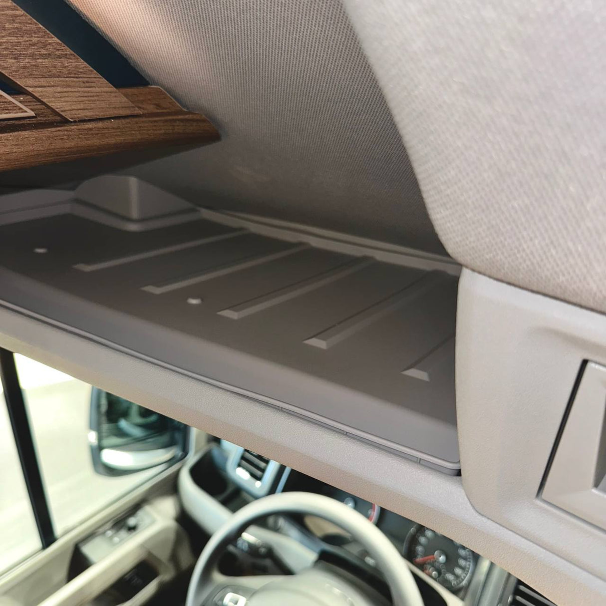 Pour VW Crafter Etagère Avant Cabine Inserts En Caoutchouc Gris Clair - Doublure De Rangement (2018+)