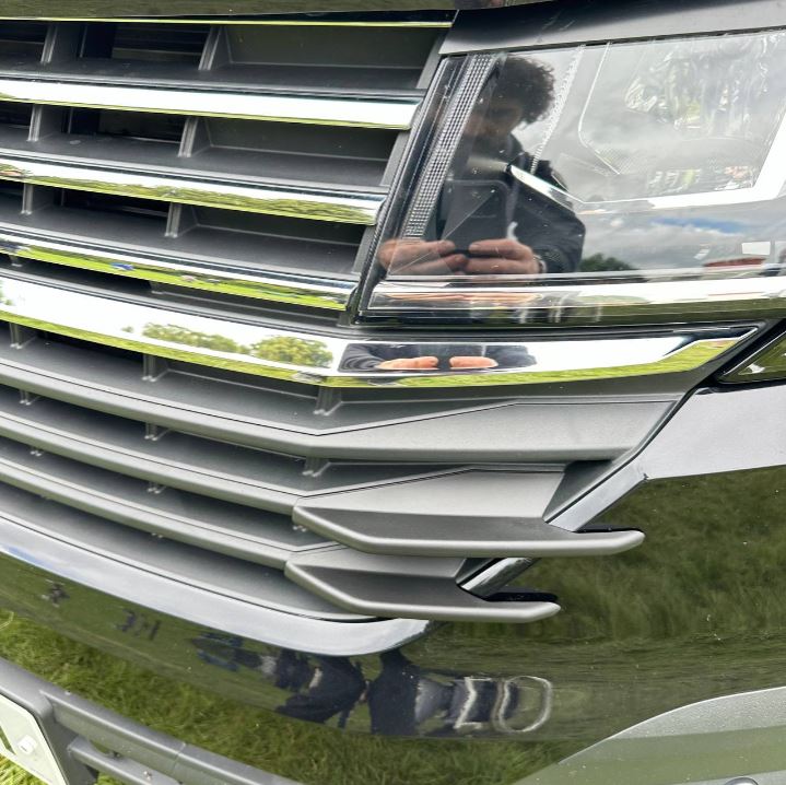 Per alette laterali della griglia anteriore VW T6.1 - Finitura testurizzata (set di 4) | Aggiornamento stilistico Van-X per Volkswagen T6.1