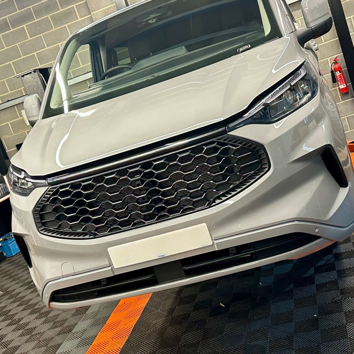 Voor Ford Transit Custom 2024+ Voorgrille – Glanzend Zwart | Stijlvolle en duurzame upgrade