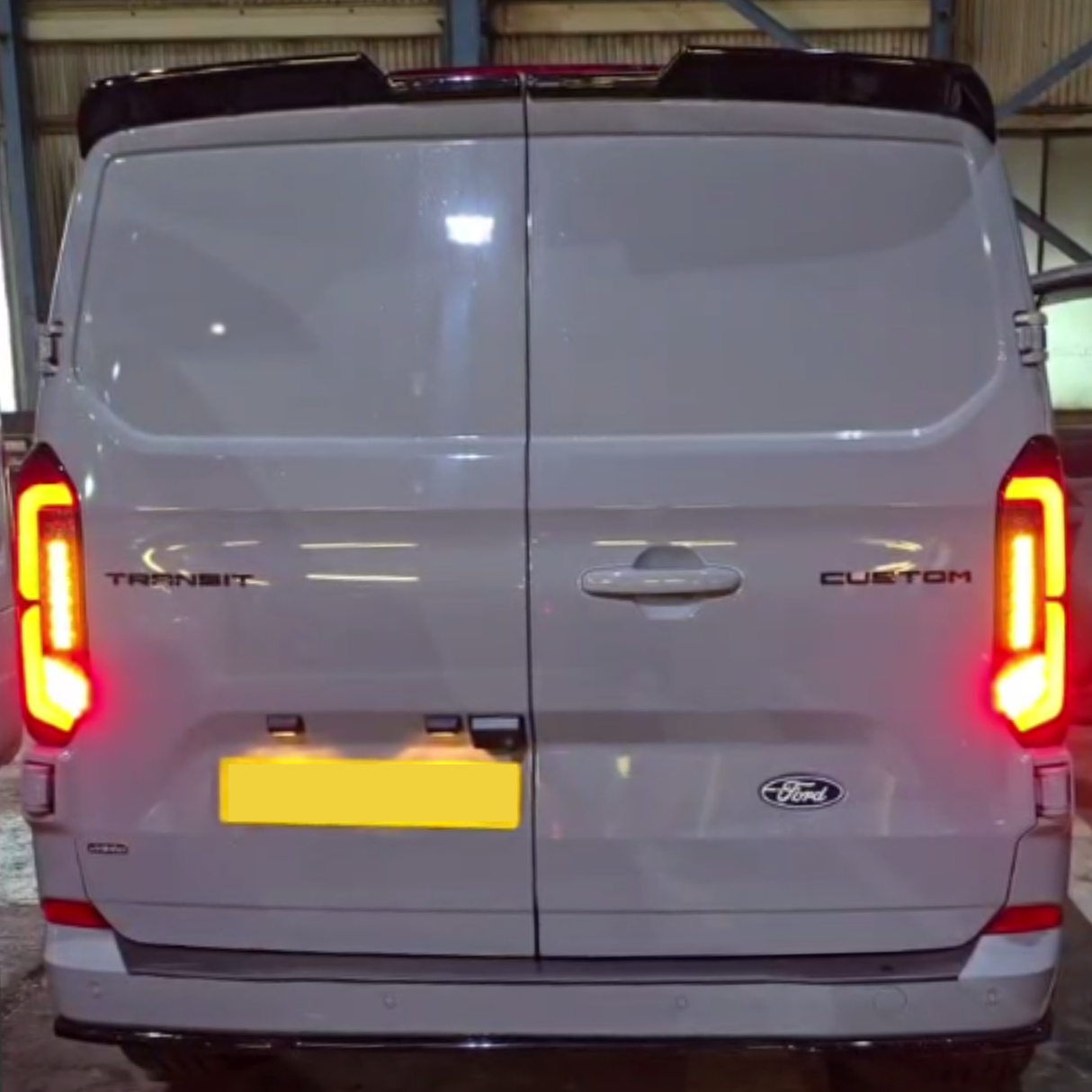 Para el nuevo Van-X Custom 2024–2026 con luces traseras Full LED – Actualización de lentes ahumadas