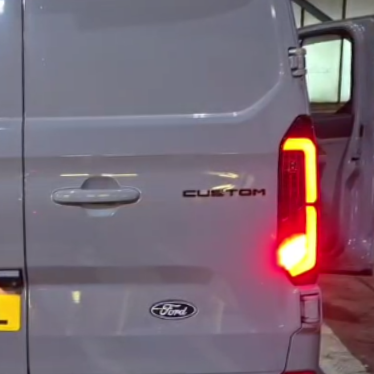 Para el nuevo Van-X Custom 2024–2026 con luces traseras Full LED – Actualización de lentes ahumadas