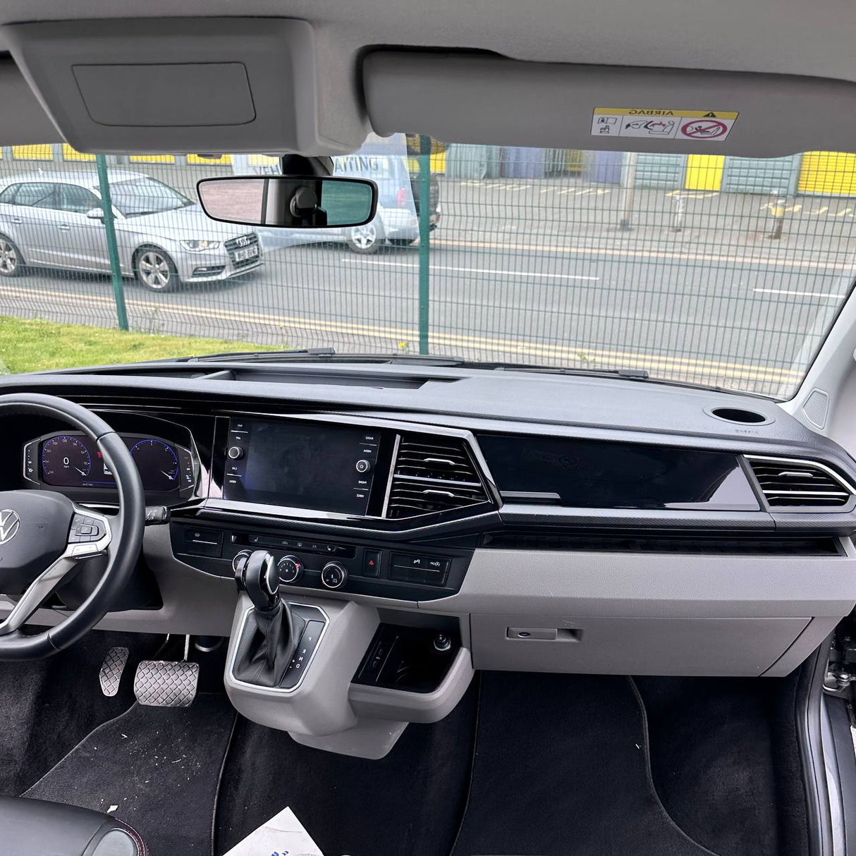 Comfort Handschoenenkastje Interieur Bundel Pakket Voor Volkswagen Transporter T6.1 - Hoogglans Zwart
