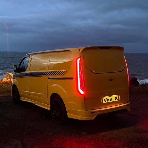 Para las luces traseras LED Transit Custom MK2 – Indicadores secuenciales con lentes ahumadas