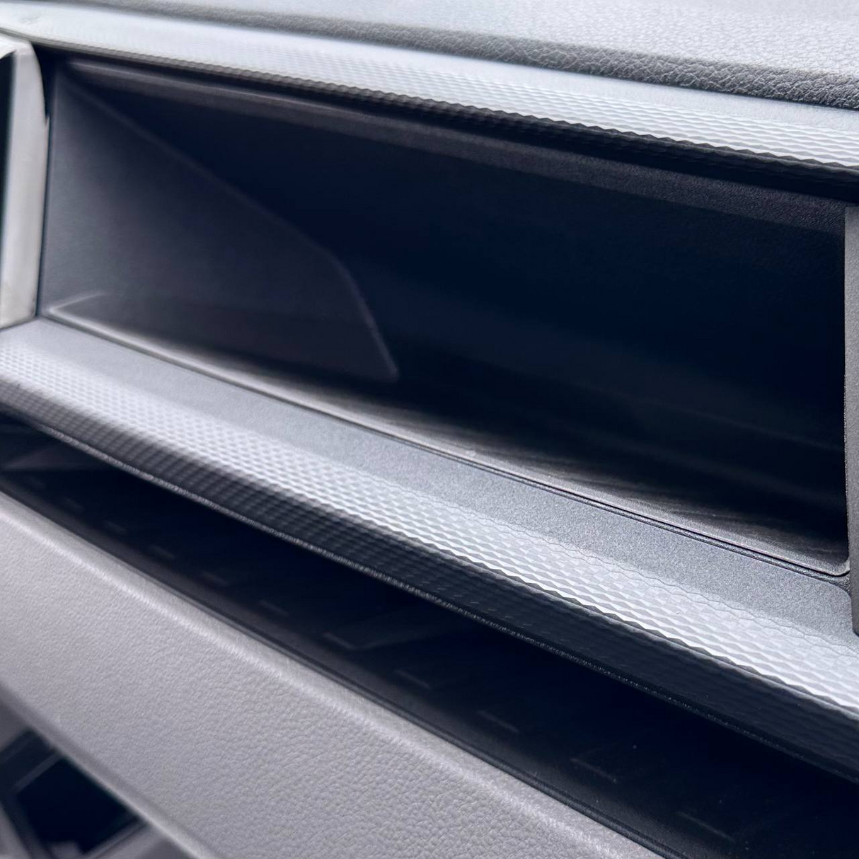 Inserti in silicone/gomma per vano portaoggetti per furgoni Volkswagen Transporter T6.1 – antiscivolo