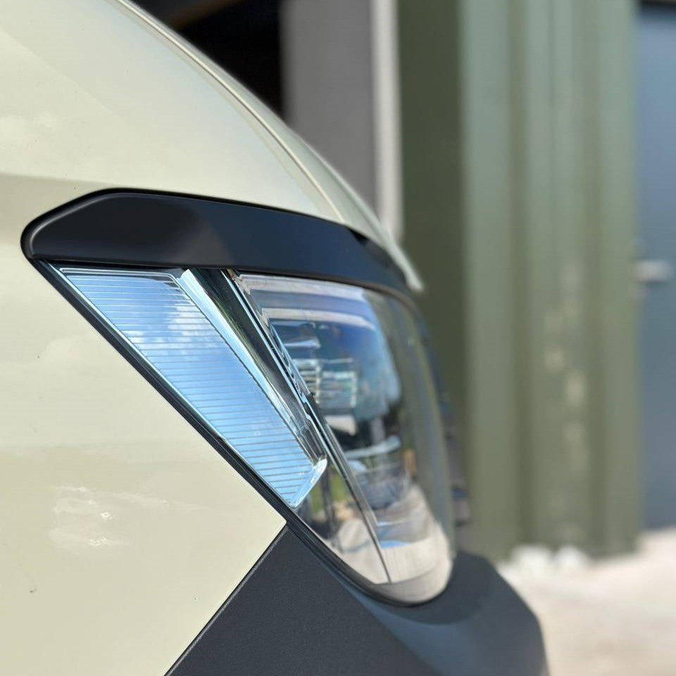 Per MAN TGE Fari Sopracciglia - Nero opaco - Van Styling Accessory by Van-X