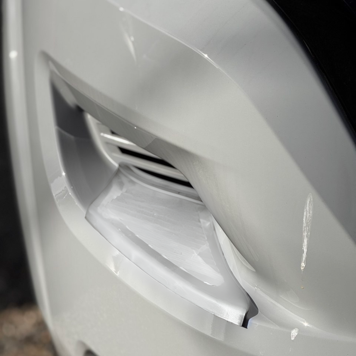 For Fiat Ducato Front Bumper Foot Plate Protectors – White, Set of 2 | Van-X