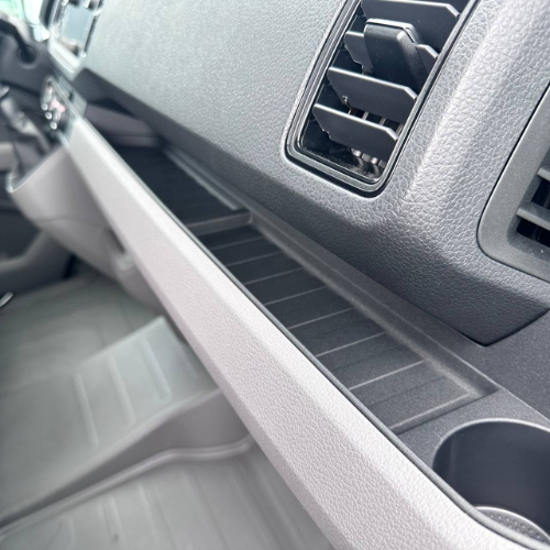 Inserts en caoutchouc du tableau de bord inférieur pour Volkswagen Crafter / MAN TGE Van Campervan