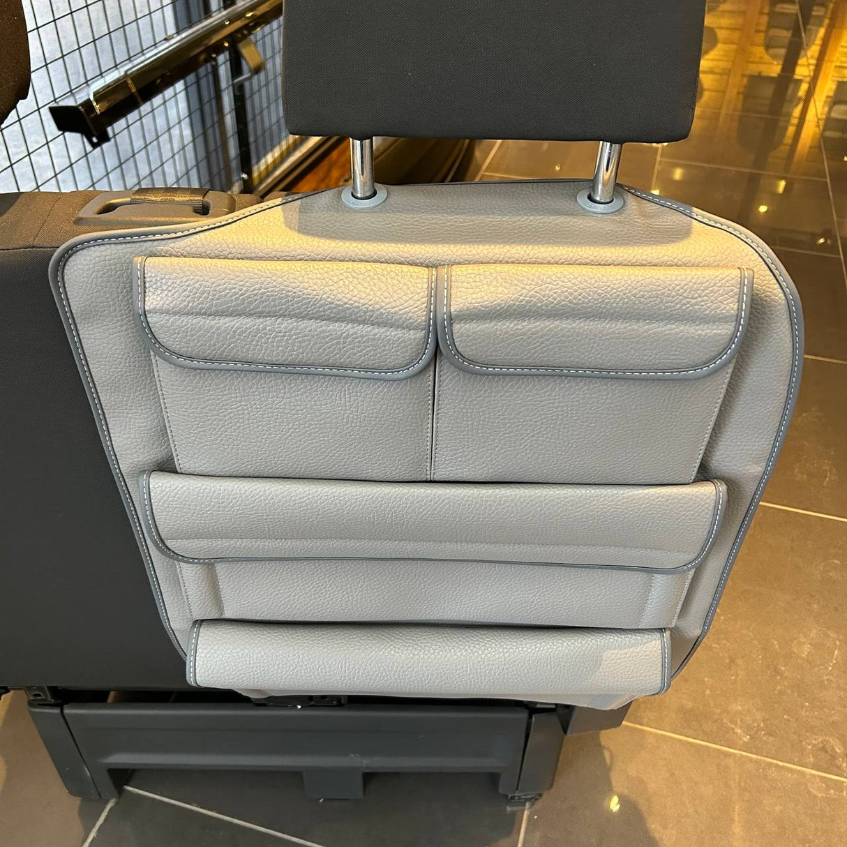 Pour le nouveau VW Crafter Organisateur de dossier de siège passager double droit | Poche de rangement en similicuir gris foncé – Van-X