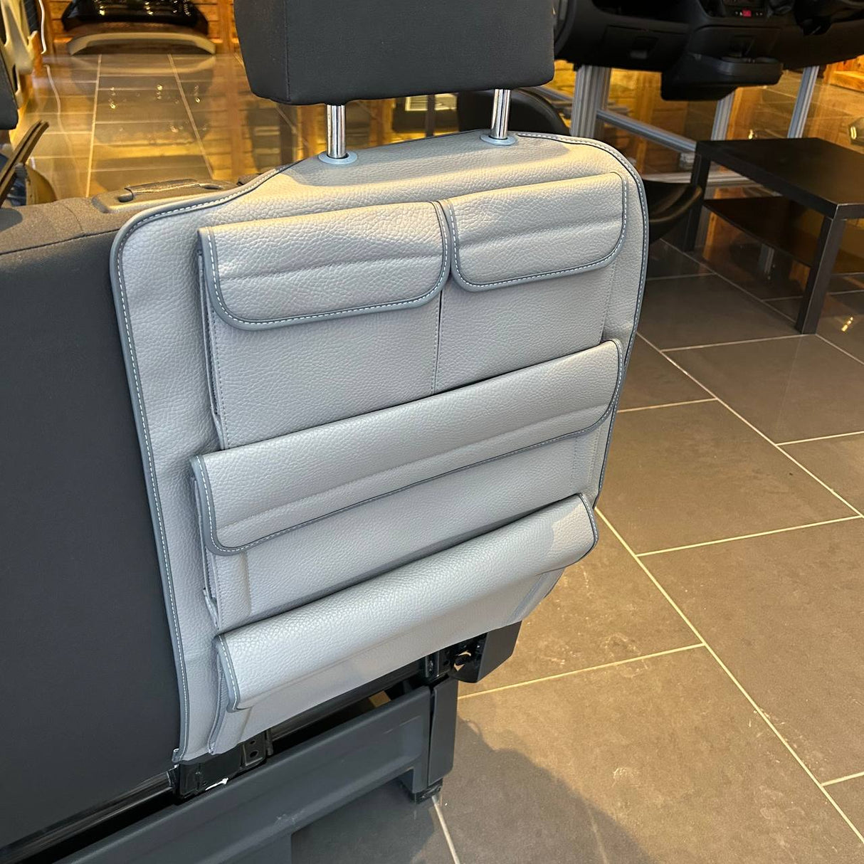 Pour le nouveau VW Crafter Organisateur de dossier de siège passager double droit | Poche de rangement en similicuir gris foncé – Van-X