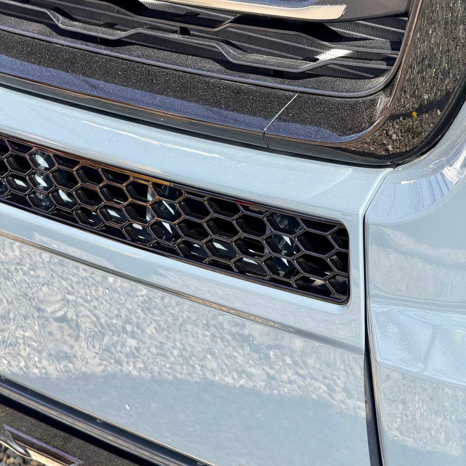 Pare-chocs de Vauxhall Movano en nid d'abeille sans capteurs de stationnement - Noir brillant