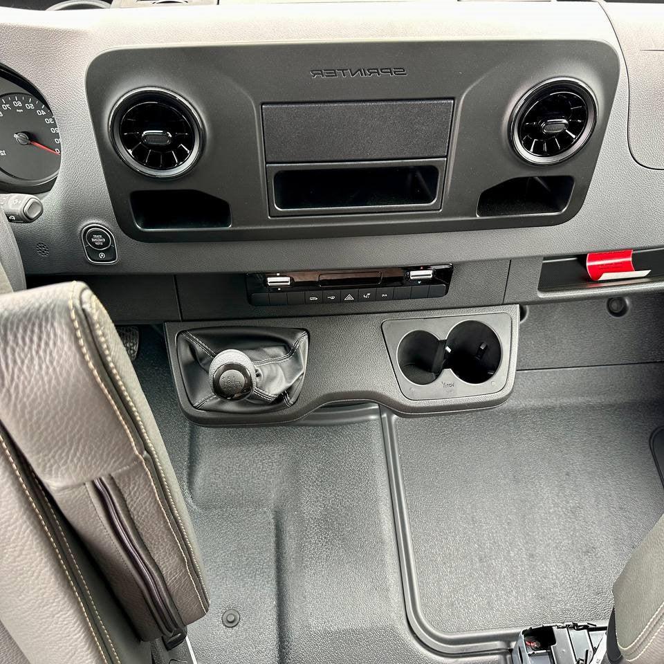 Per portabicchieri Mercedes Sprinter 907 – Supporto cruscotto lato destro | Accessori Van-X