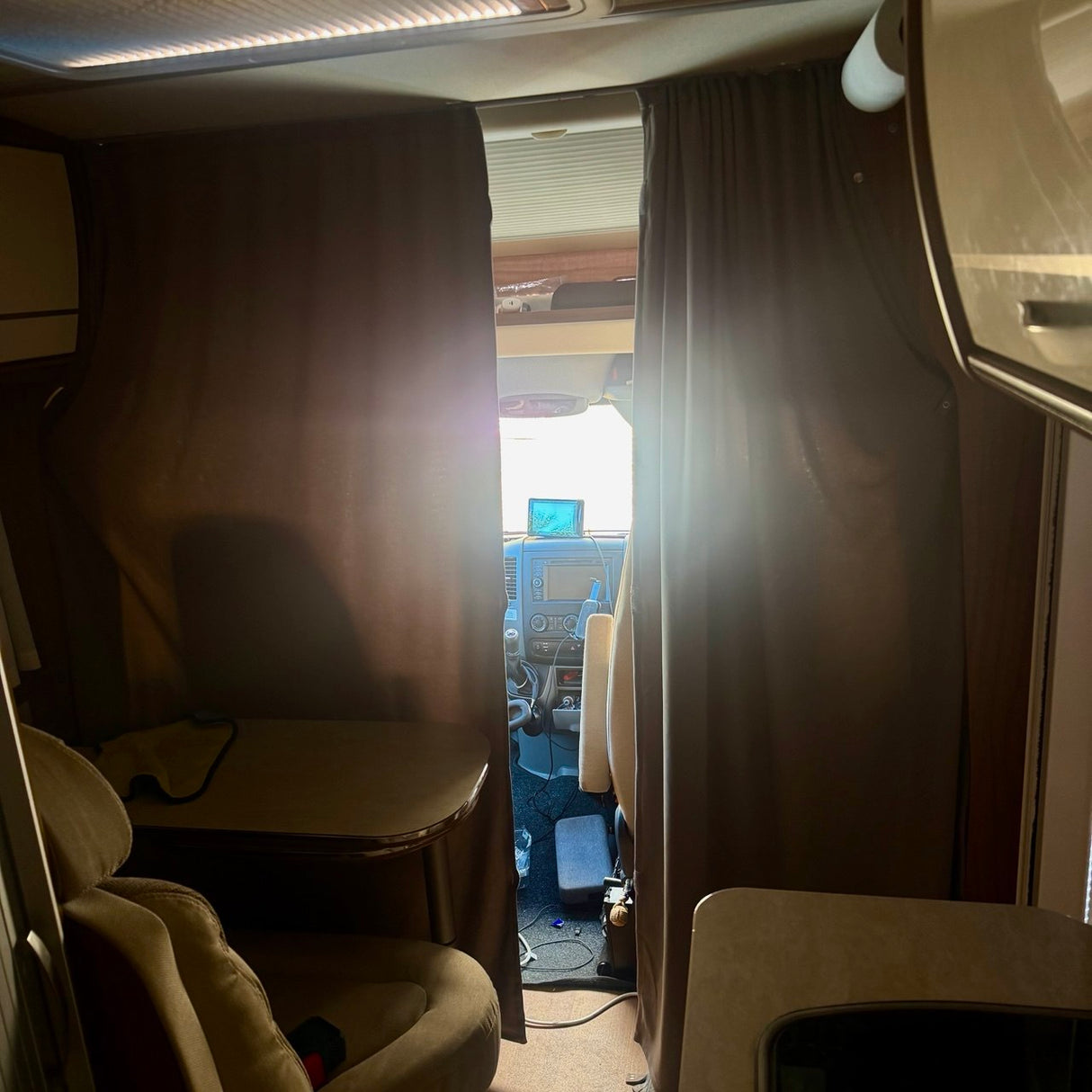 Para kit de cortina divisoria de cabina de autocaravana 188cm Drop – Cortina de privacidad para autocaravanas | Van-X