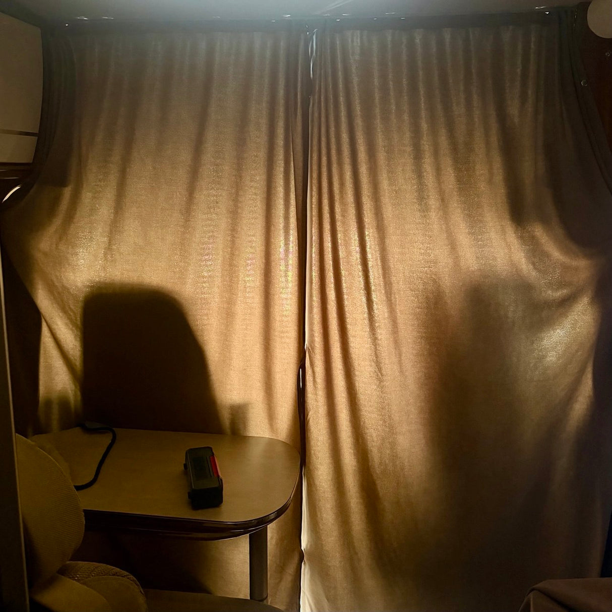 Para kit de cortina divisoria de cabina de autocaravana 188cm Drop – Cortina de privacidad para autocaravanas | Van-X