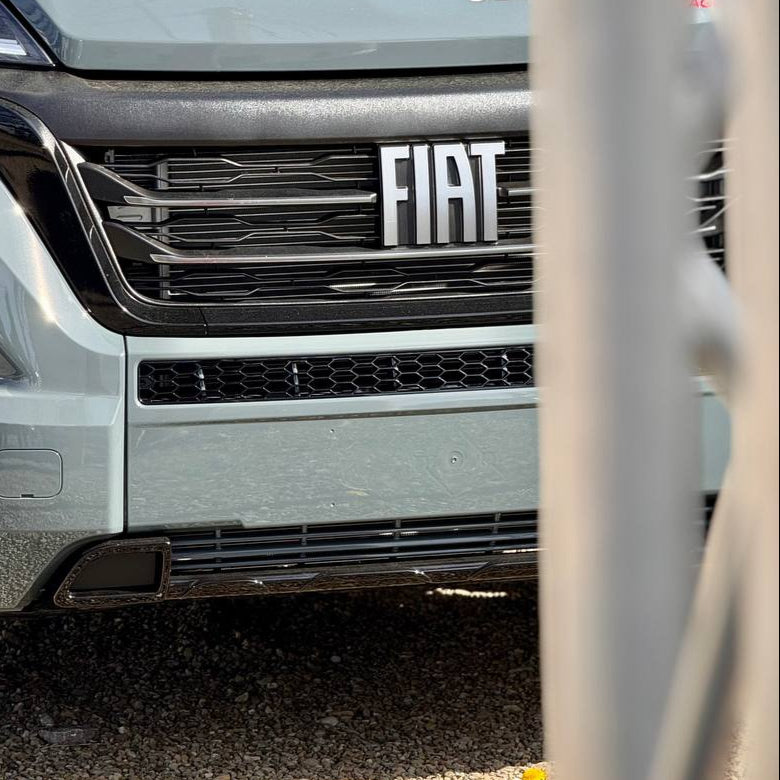 Fiat Ducato Stoßfänger Wabengitter ohne Parksensoren – Glänzend Schwarz