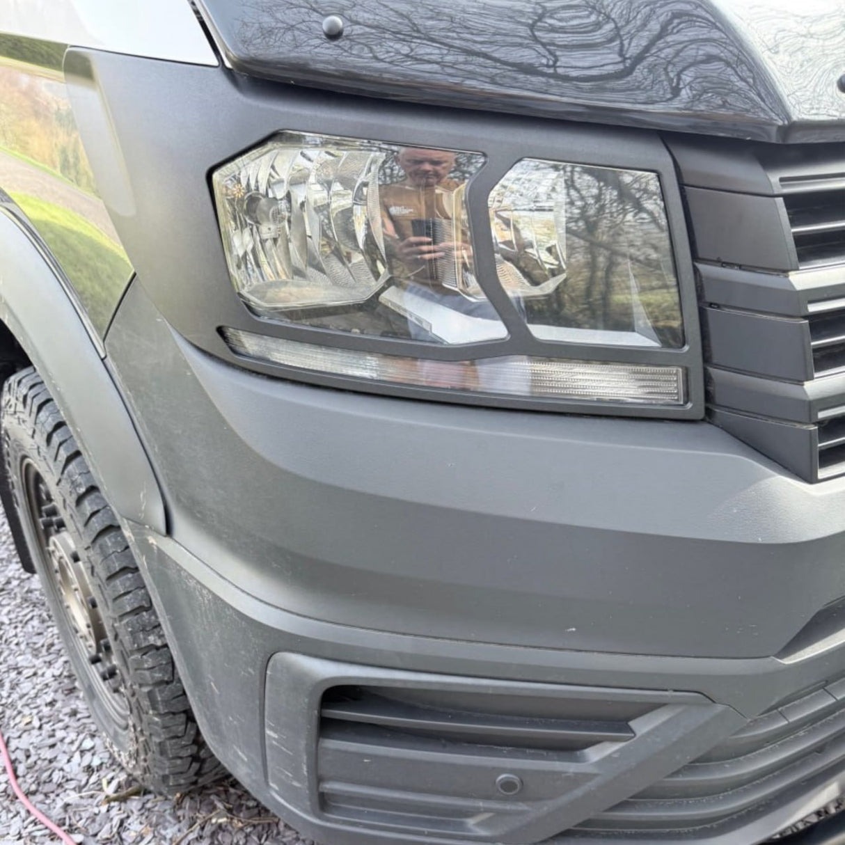 Voor VW Crafter nieuwe vorm koplampbeschermers – Hammerite Ultimate matzwart – premium bescherming | Van-X