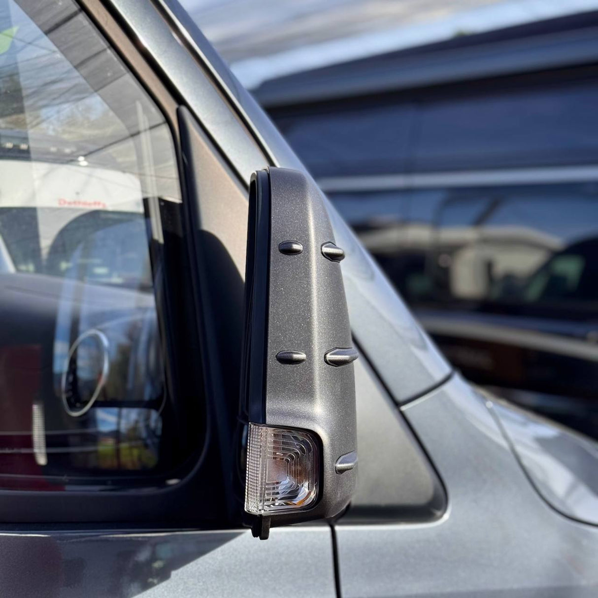 Per Mercedes Sprinter 907 Coperchi specchietti retrovisori esterni con indicatore di direzione - Hammerite (Set di 2) - Tappi di ricambio per modelli 907