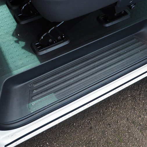 VW T5, T5.1 Staldeurdrempelafdekkingen, plus zijstap incl. montageset