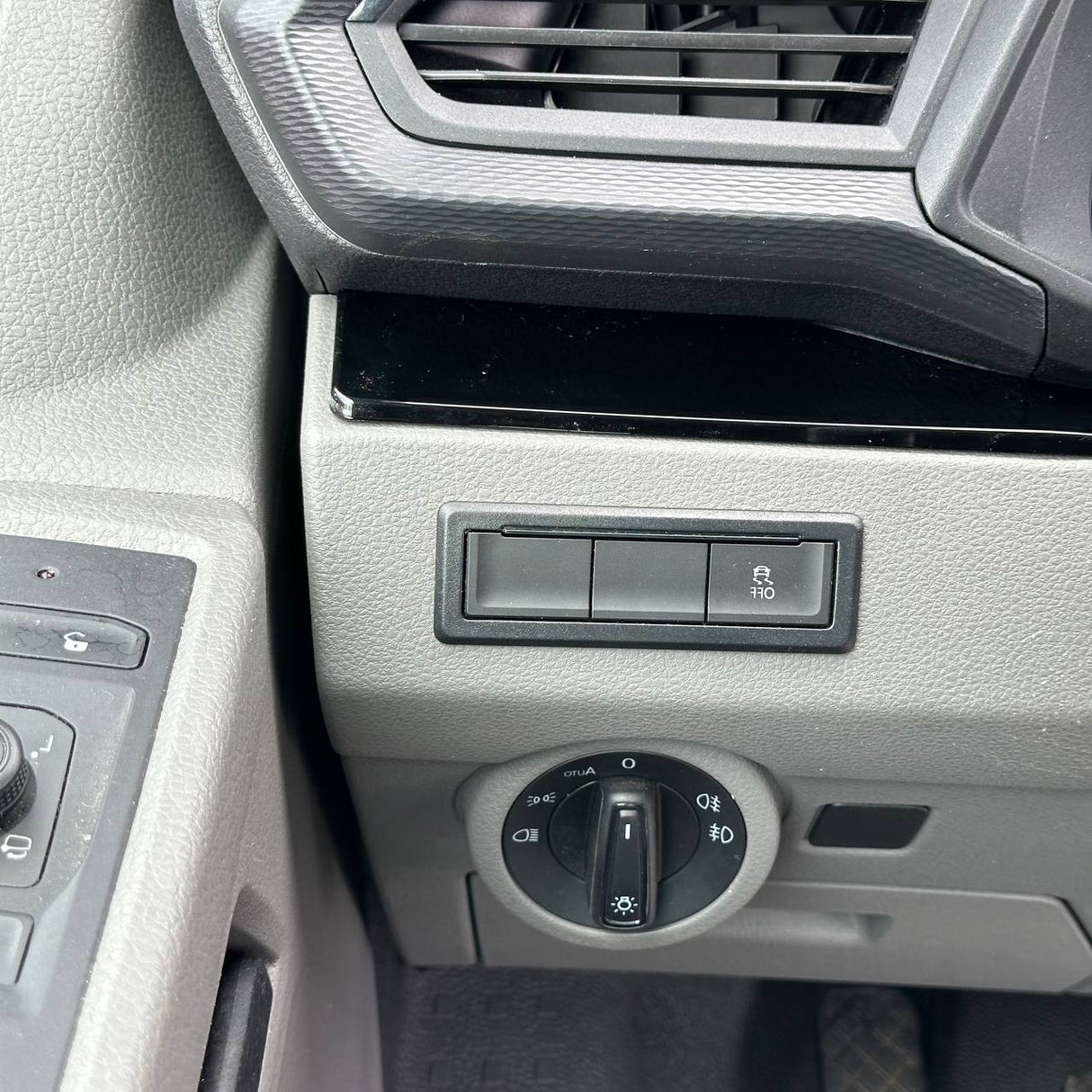 Pour la mise à niveau du tableau de bord VW T6.1 Transporter, Van-X – Ensemble premium 4 pièces noir brillant pour le bas du tableau de bord et la carte porte