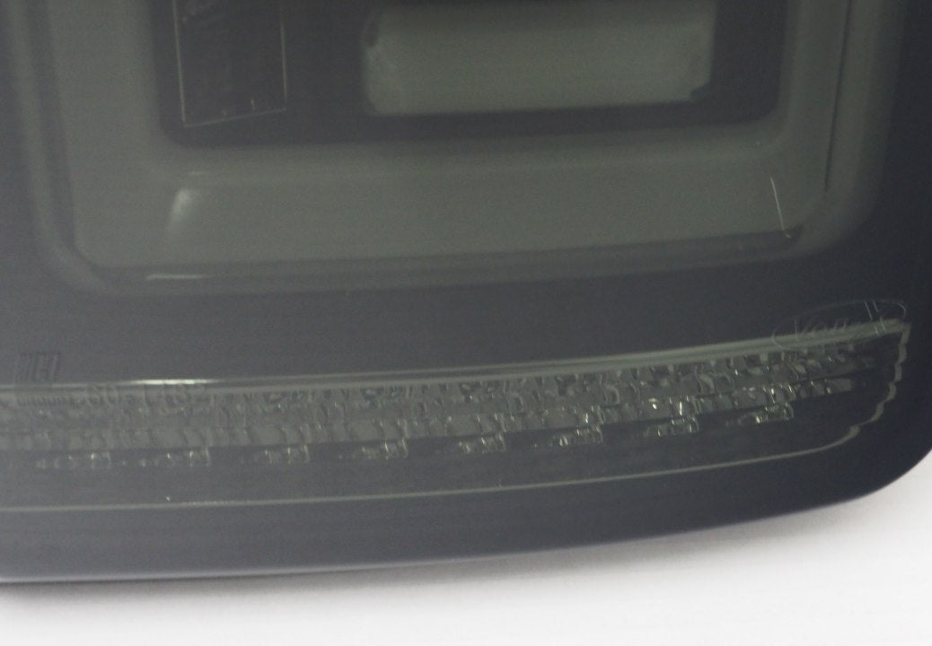 VW T6 Hayon fumé LHD Barres blanches Conduite à gauche européenne Fourgon uniquement Indicateur séquentiel