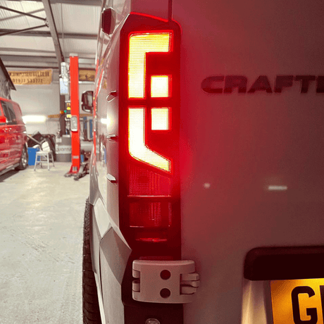 Pour Protections de Feux Arrière Volkswagen Crafter - Noir Mat (à partir de 2018)