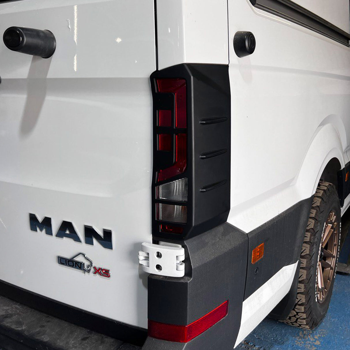 Voor Volkswagen Crafter achterlichtbeschermers - mat zwart (vanaf 2018)