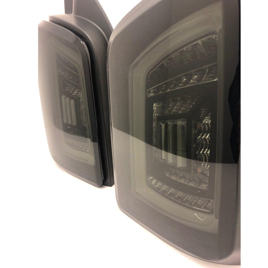 Luces traseras ahumadas para VW T5, T5.1 Puerta de granero LHD Barras blancas LED Solo para furgonetas de conducción a la izquierda MK3