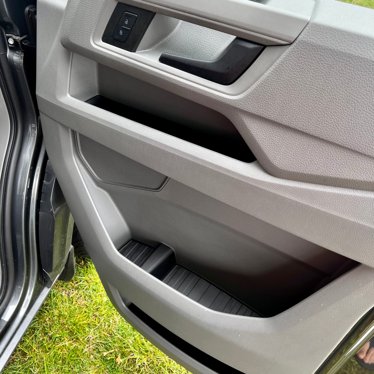 VW Crafter Nouvelle forme Doublure de Porte En Caoutchouc Poches Inserts Noir