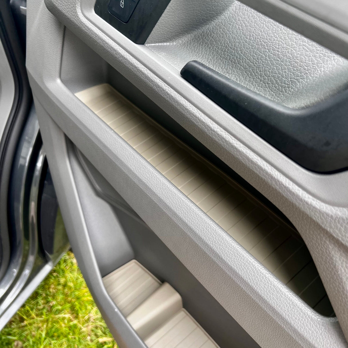 VW Crafter Nouvelle Forme Doublure de Porte En Caoutchouc Poches Inserts Gris