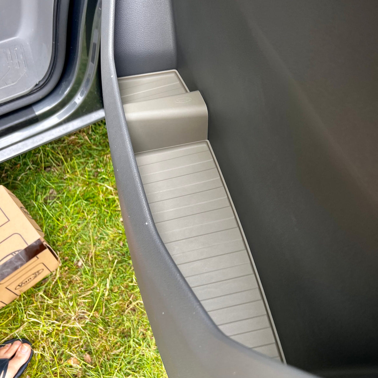 VW Crafter Nouvelle Forme Doublure de Porte En Caoutchouc Poches Inserts Gris