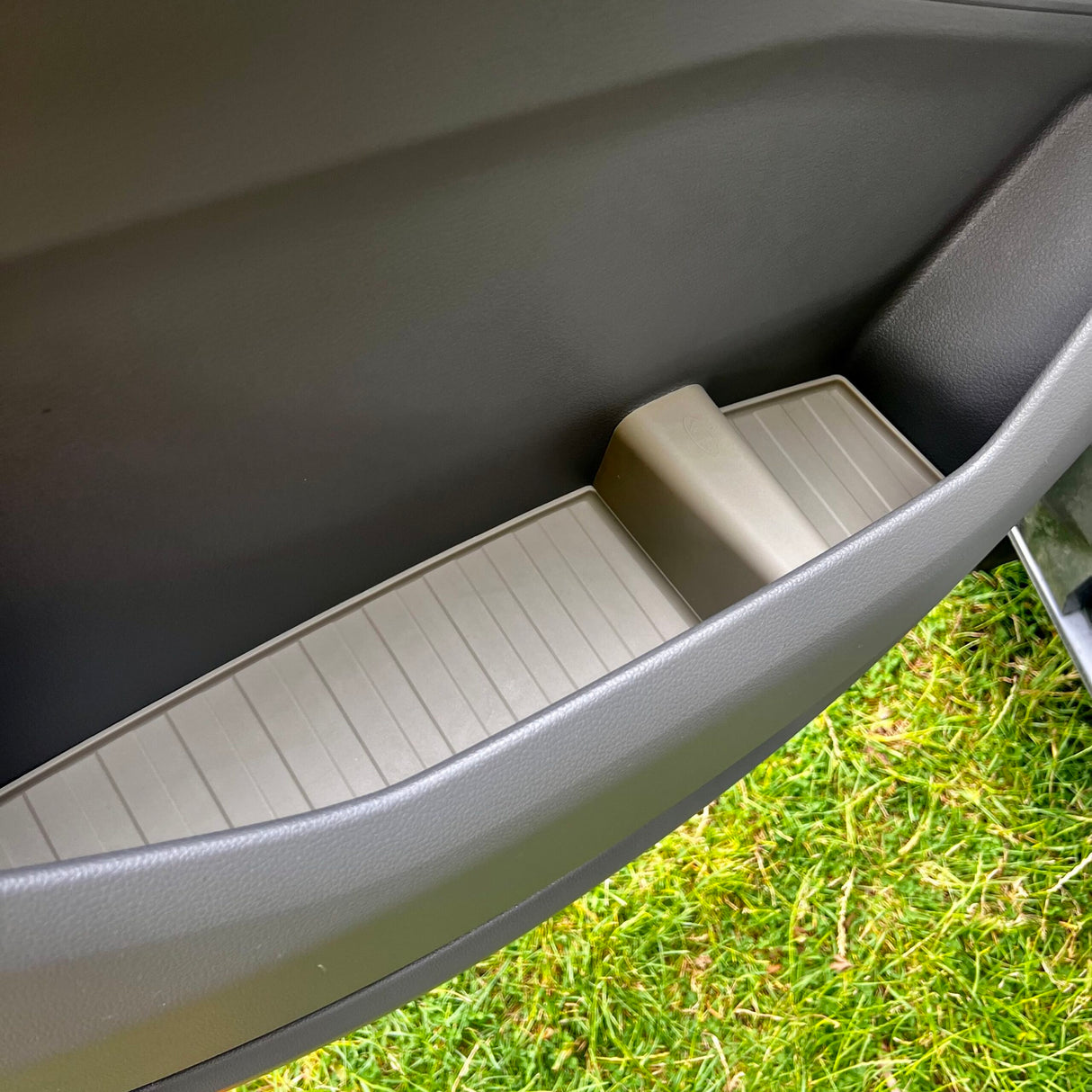 VW Crafter Nouvelle Forme Doublure de Porte En Caoutchouc Poches Inserts Gris