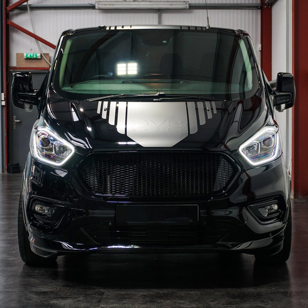 Pour ensemble de grille en nid d'abeille Ford Transit Custom - Haut noir brillant et bas noir mat - Prêt à installer.