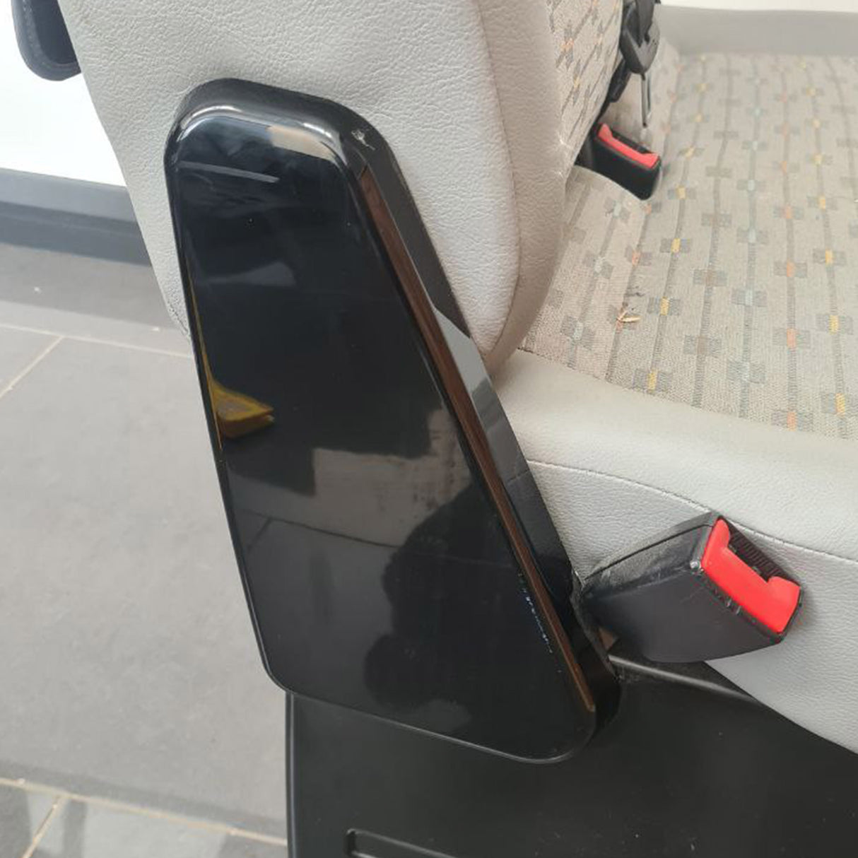 VW T5, T5.1 Copricerniera per sedile doppio + Copribracciolo Piano Black