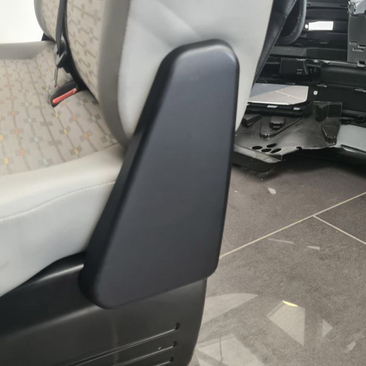 Für VW T6 Twin Seat Scharnierabdeckungen – mattschwarzes Finish für Transporter Interieur Upgrade