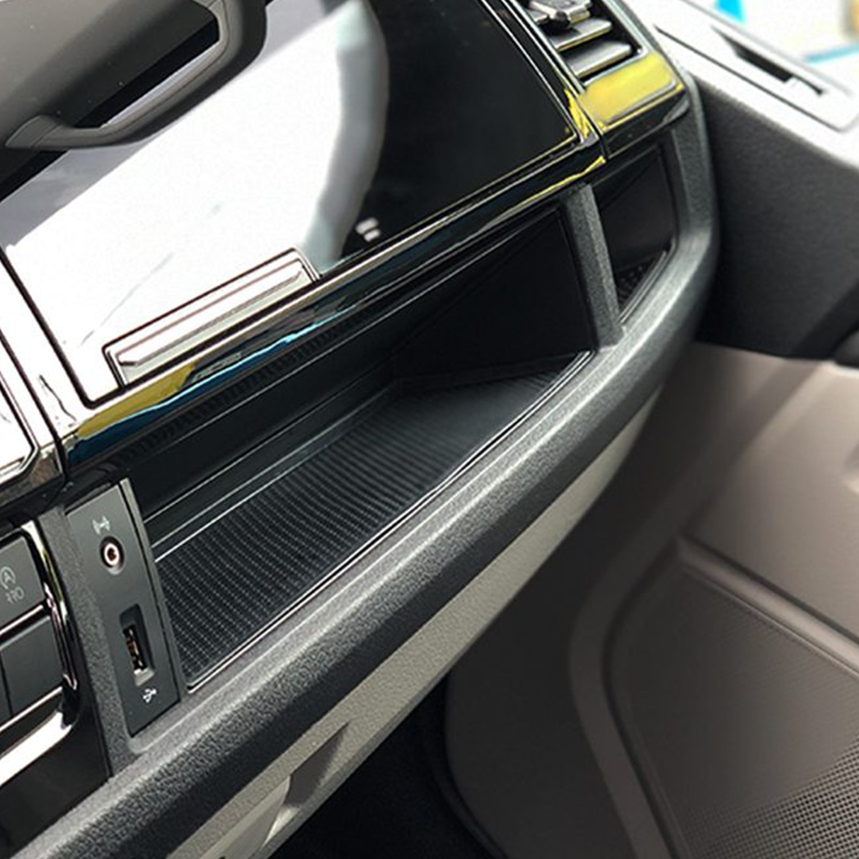 Tappetini interni inferiori per cruscotto VW T6 Transporter/copertura Dash Tidy LHD Montaggio diretto per camper