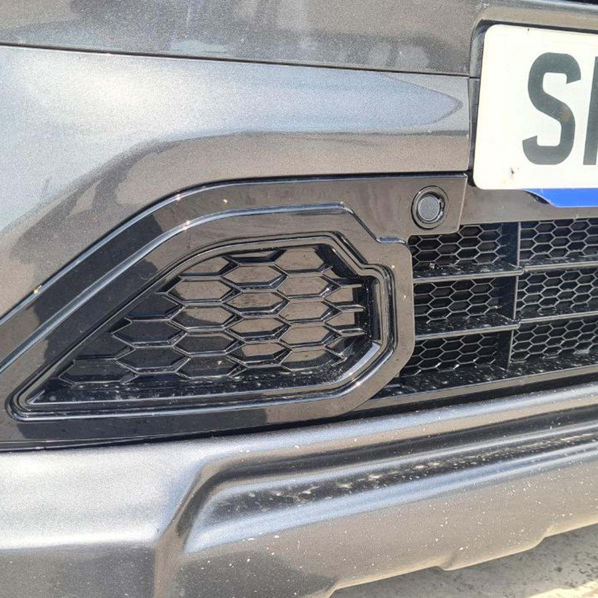 Per Ford Transit Custom Nuova forma Griglia anteriore inferiore - Stile sportivo a nido d'ape, verniciata e pronta per il montaggio