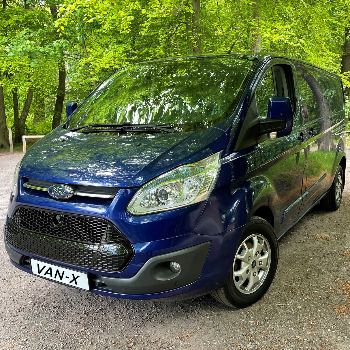 For Ford Transit Custom Honeycomb Front Grille – Gloss Black (2012-2018)