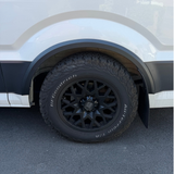 Per le finiture degli archiruota VW New Crafter / MAN TGE - Kit di stile nero testurizzato a 4 pezzi | Van-X