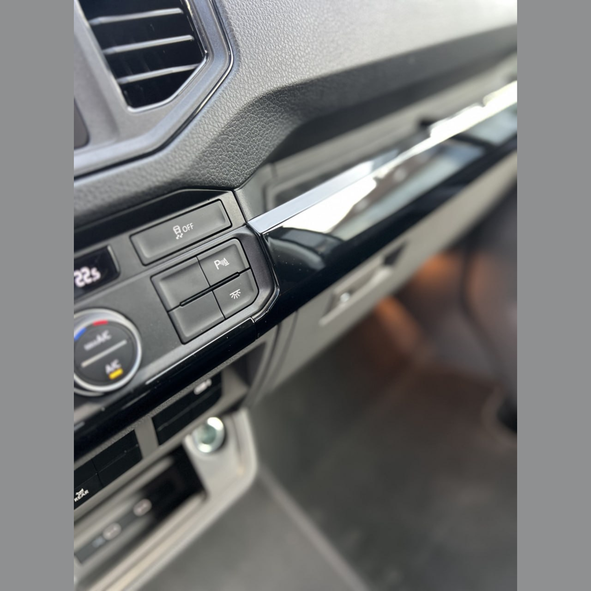 Pour les finitions MAN TGE LHD Lower Dash - Noir brillant (Ensemble de 6) | Van-X