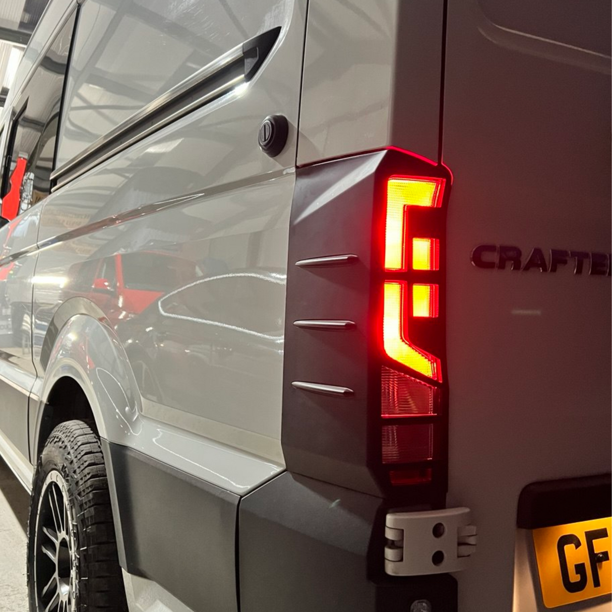 Voor Volkswagen Crafter achterlichtbeschermers - Hammerite Ultimate Matte Black (vanaf 2018)