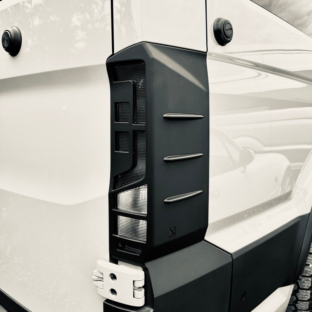 Voor Volkswagen Crafter achterlichtbeschermers - Hammerite Ultimate Matte Black (vanaf 2018)