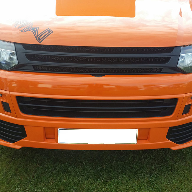 VW T5.1 Badgeloze grille vooraan (mat)