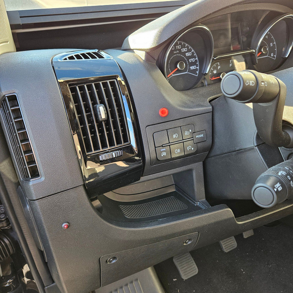 Für Citroen Relay Dashboard Air Vent (schwarz) lackiert und einbaufertig