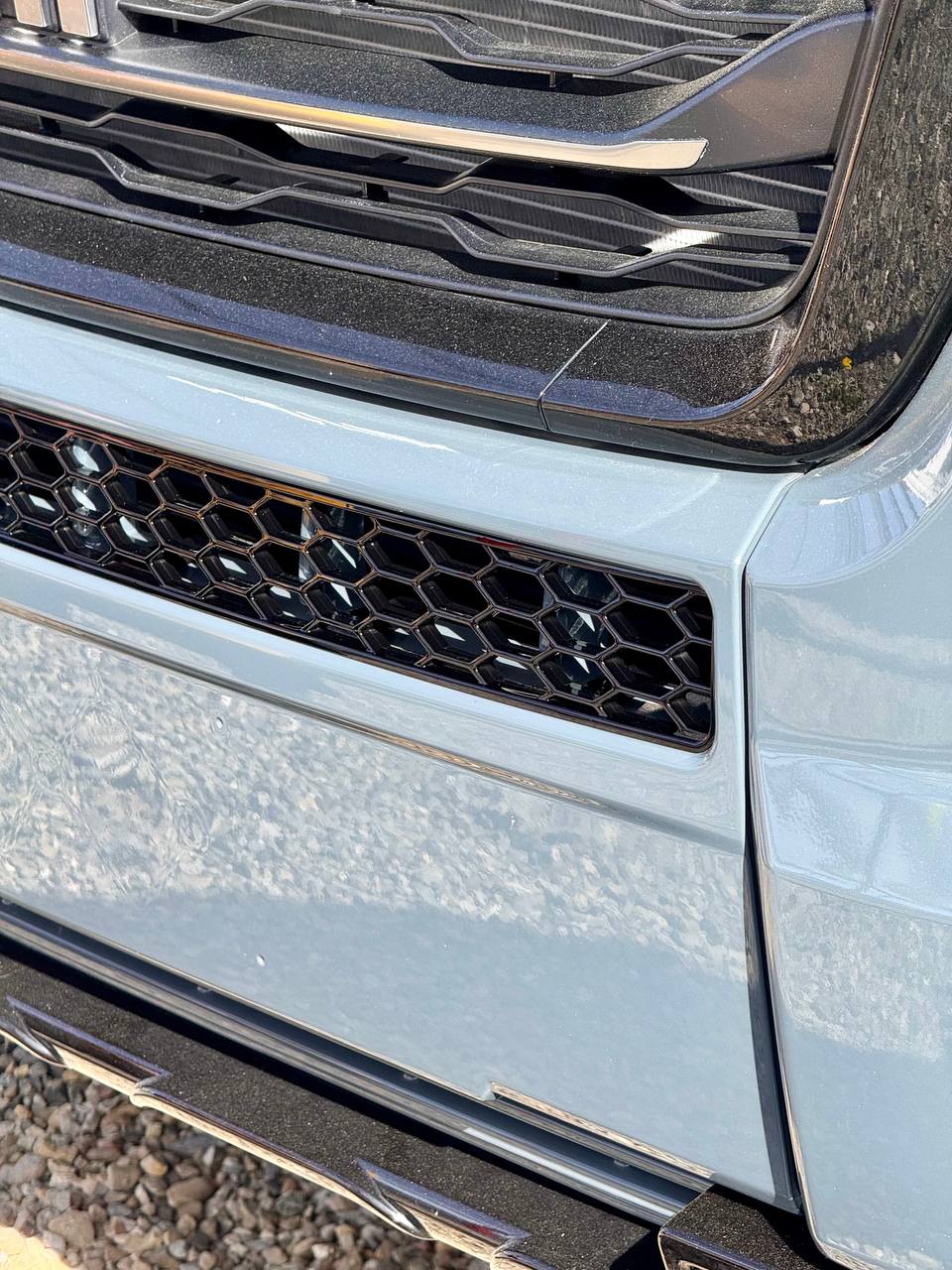 Paraurti Vauxhall Movano Honeycomb senza sensori di parcheggio - Nero lucido