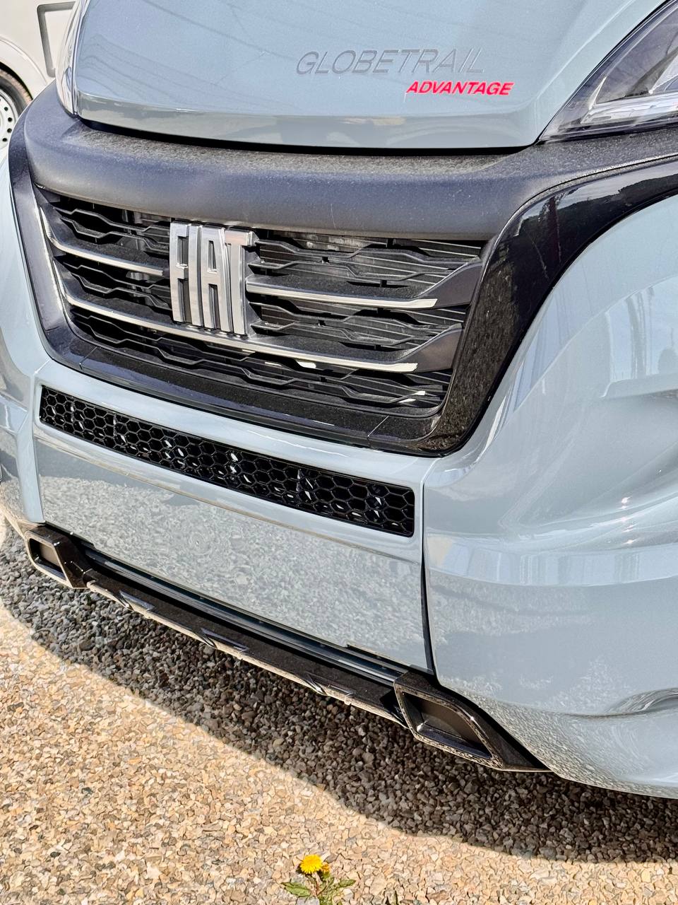 Peugeot Boxer Stoßfänger Wabengitter ohne Parksensoren – Glänzend Schwarz