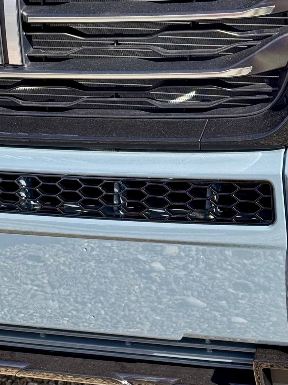 Peugeot Boxer Stoßfänger Wabengitter ohne Parksensoren – Glänzend Schwarz
