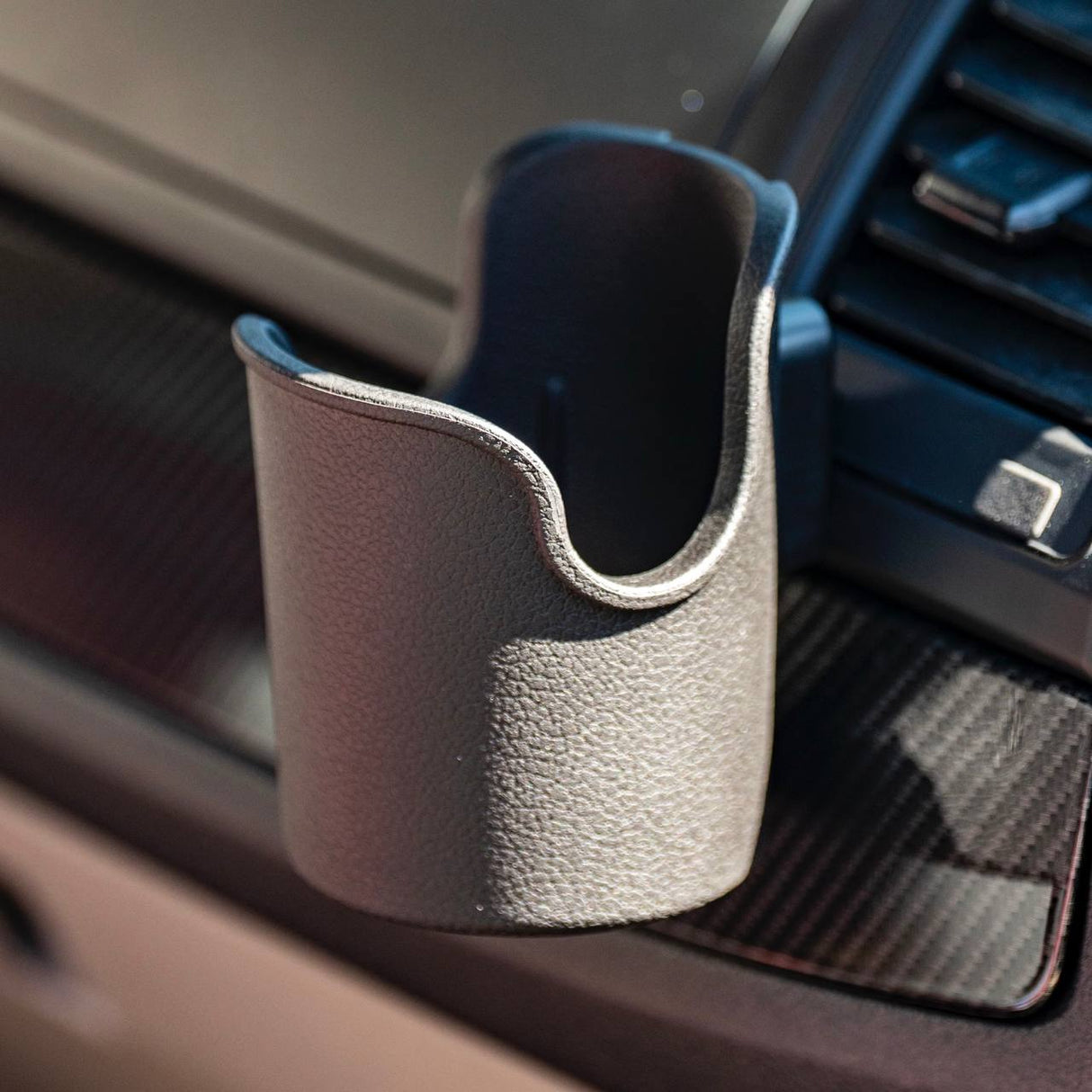 Per le finiture della VW T6 con portatapete - Lato destro – Accessori interni | Van-X
